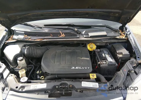 2014 Chrysler Town & Country Touring from USA, damaged, VIN 2C4RC1BG1ER445178